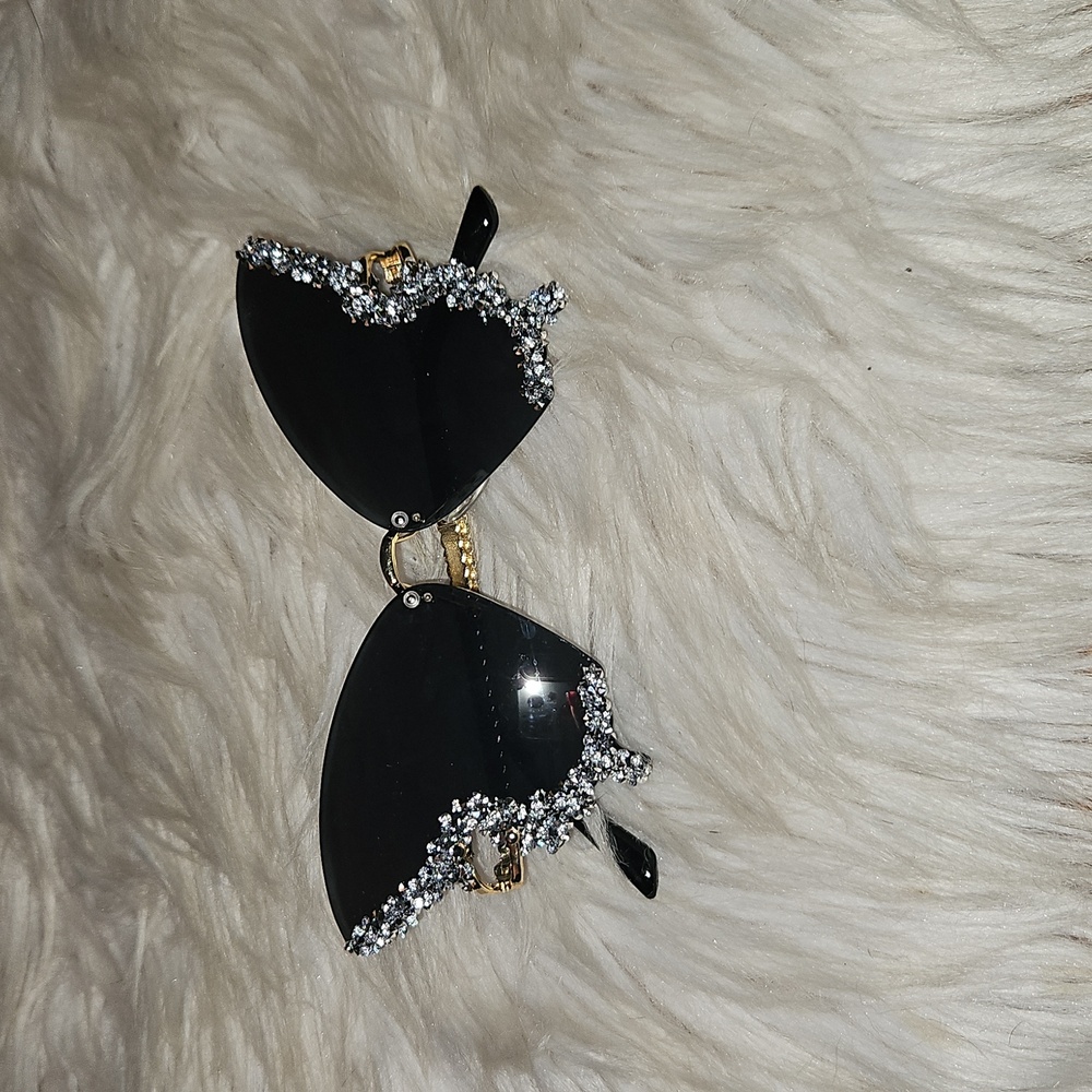 Y2K Butterfly Rhinestone Sunglasses - Black Diamond - Picture 4 of 7